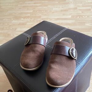 Sofft mules size 7.  Super comfortable.